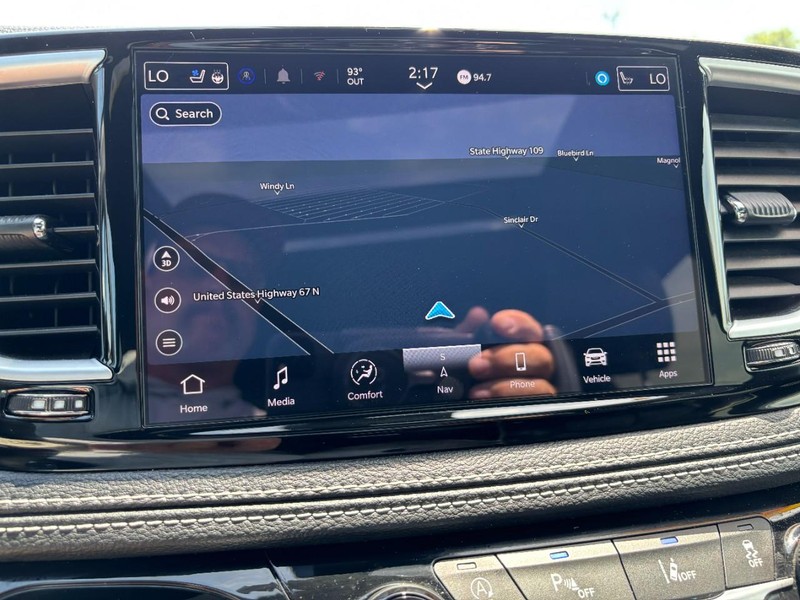 Chrysler Pacifica Vehicle Image 19