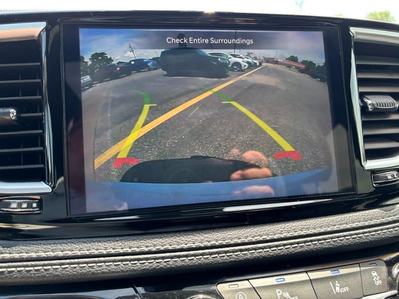 Chrysler Pacifica Vehicle Image 20