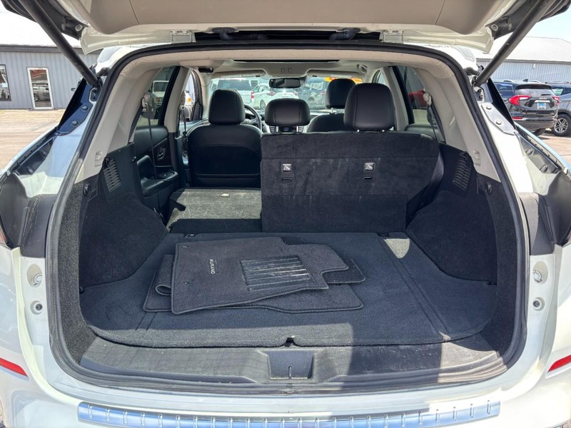 Nissan Murano Vehicle Image 06