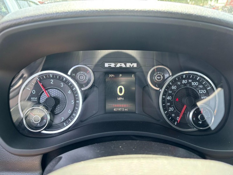 Ram 2500 Vehicle Image 18