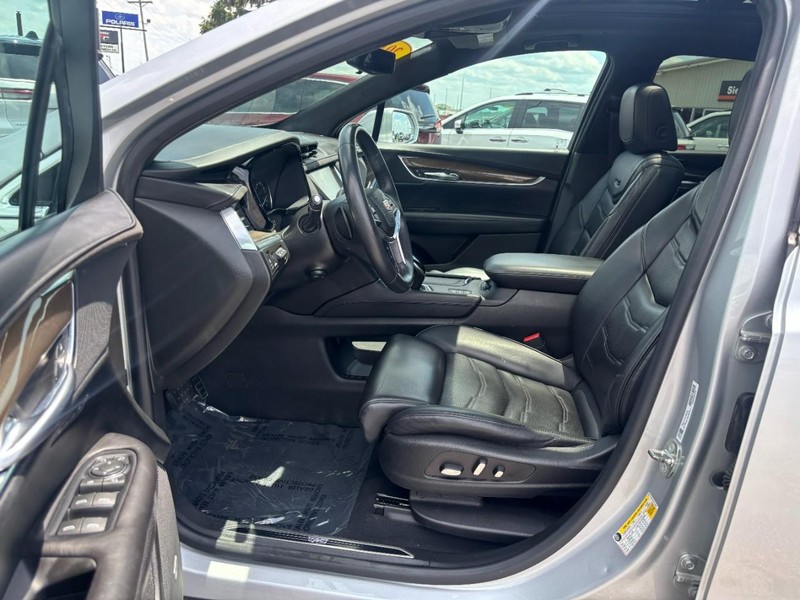 Cadillac XT5 Vehicle Image 08