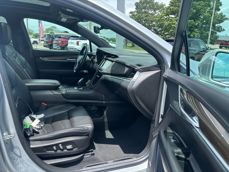Cadillac XT5 Vehicle Image 11