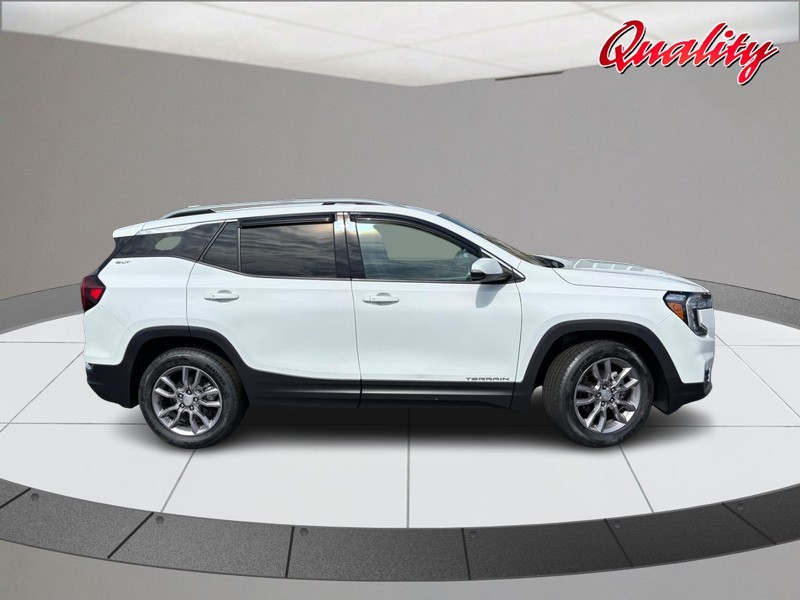 GMC Terrain Vehicle Image 02