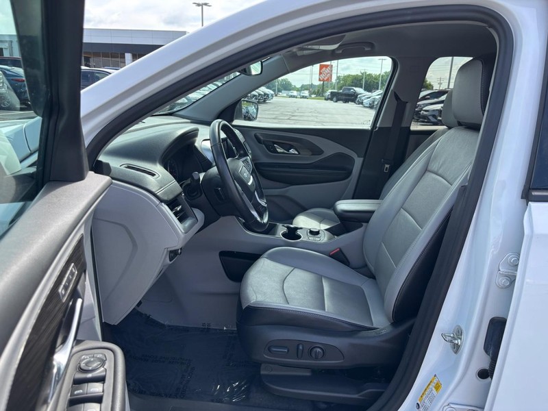 GMC Terrain Vehicle Image 08