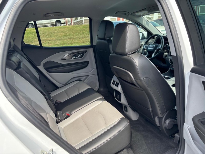 GMC Terrain Vehicle Image 12