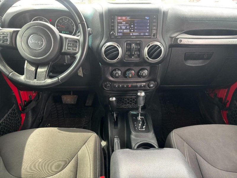 Jeep Wrangler JK Unlimited Vehicle Image 13