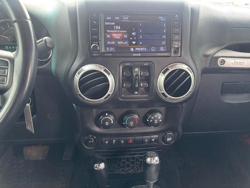 Jeep Wrangler JK Unlimited Vehicle Image 15