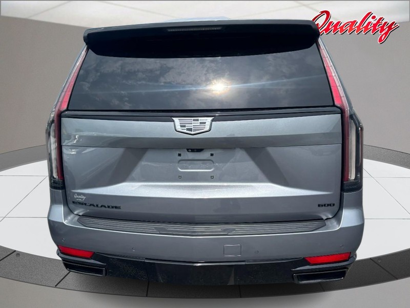 Cadillac Escalade ESV Vehicle Image 04