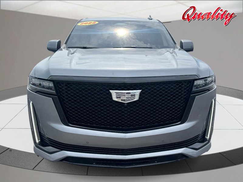 Cadillac Escalade ESV Vehicle Image 10