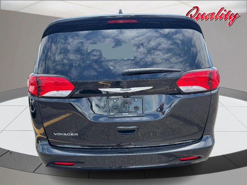 Chrysler Voyager Vehicle Image 04