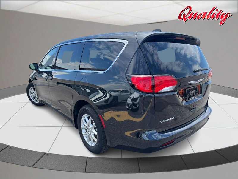 Chrysler Voyager Vehicle Image 05