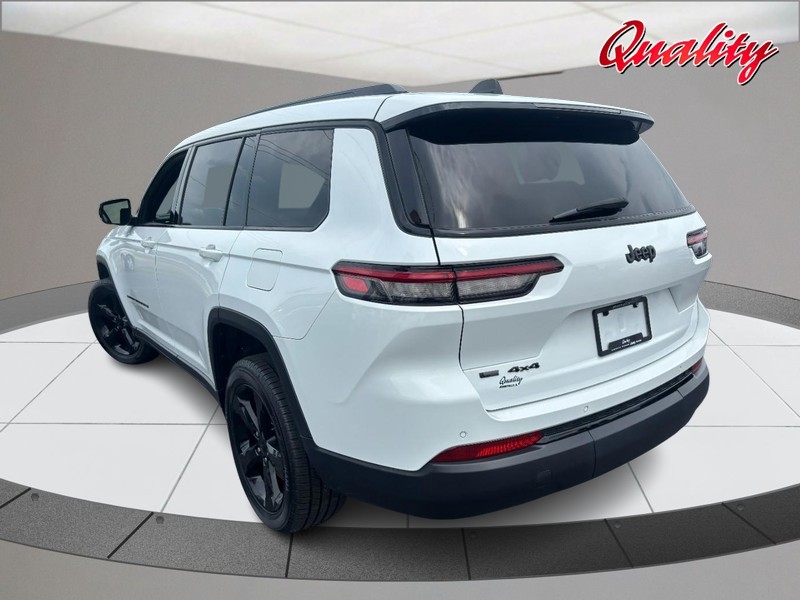 Jeep Grand Cherokee L Vehicle Image 05
