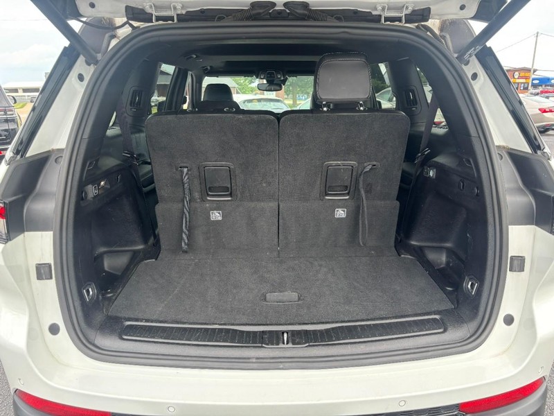 Jeep Grand Cherokee L Vehicle Image 06