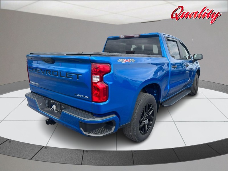 Chevrolet Silverado 1500 Vehicle Full-screen Gallery Image 03