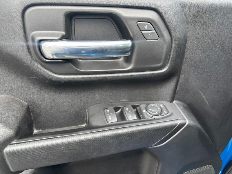 Chevrolet Silverado 1500 Vehicle Full-screen Gallery Image 09