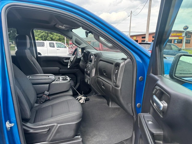 Chevrolet Silverado 1500 Vehicle Full-screen Gallery Image 11