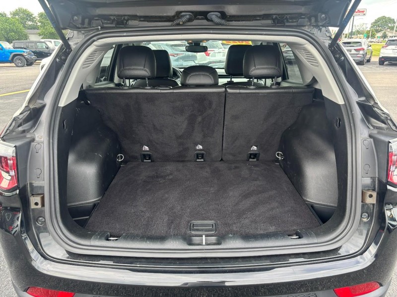 Jeep Compass Vehicle Image 06