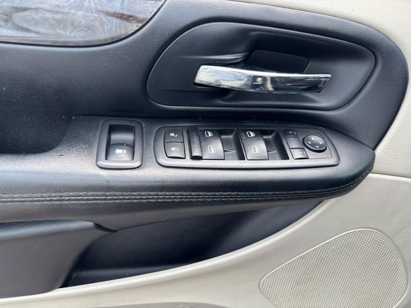 Dodge Grand Caravan Vehicle Image 09