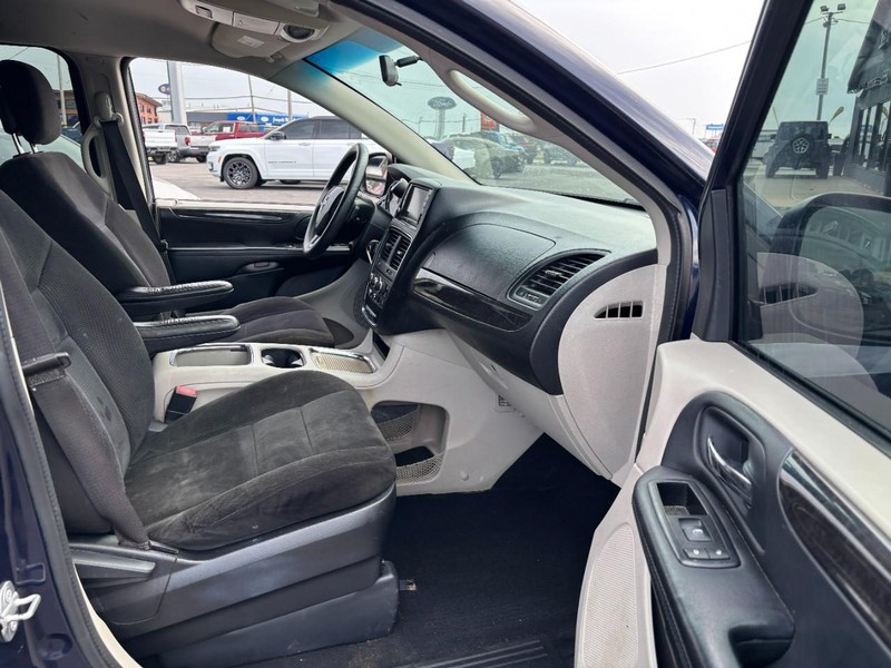 Dodge Grand Caravan Vehicle Image 11