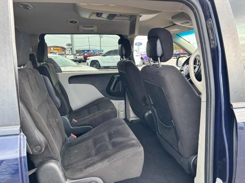 Dodge Grand Caravan Vehicle Image 12