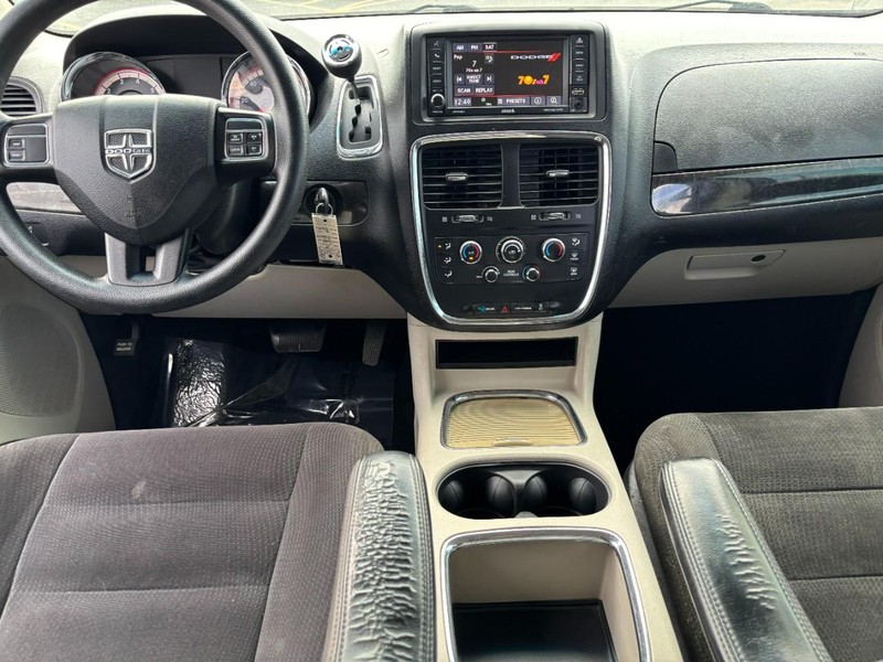 Dodge Grand Caravan Vehicle Image 14