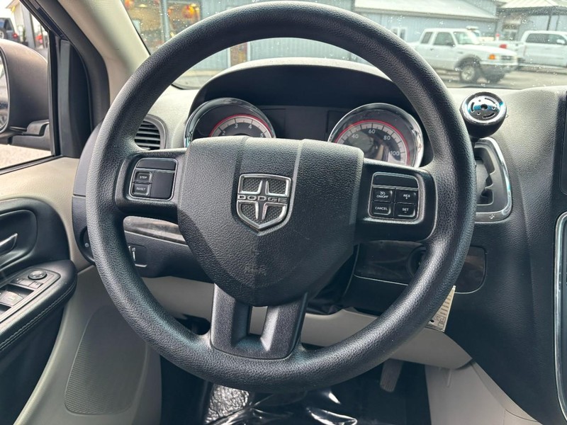 Dodge Grand Caravan Vehicle Image 15