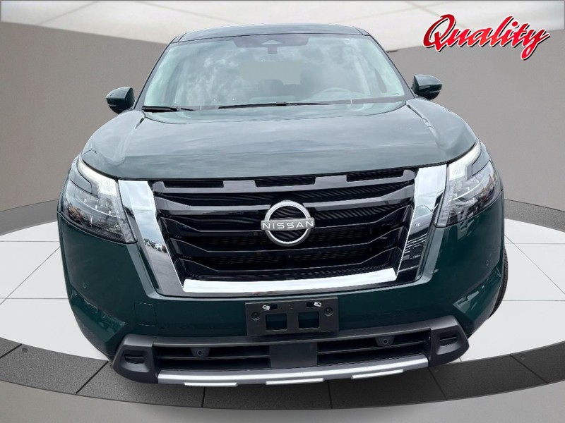 Nissan Pathfinder Vehicle Image 10