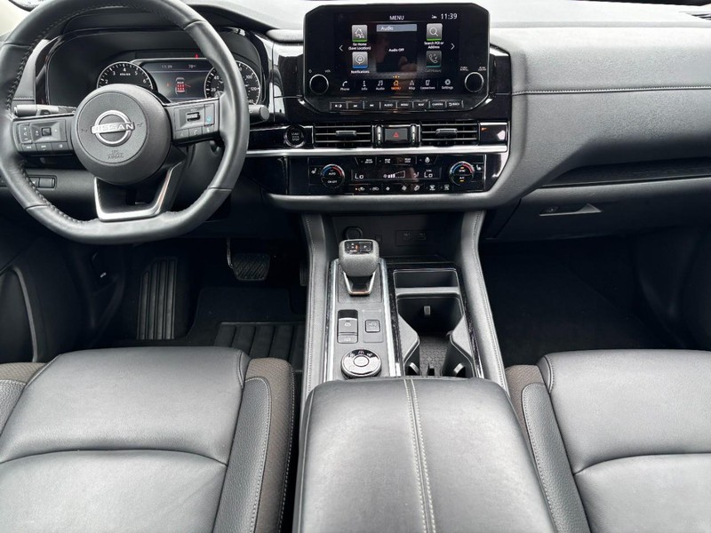 Nissan Pathfinder Vehicle Image 13