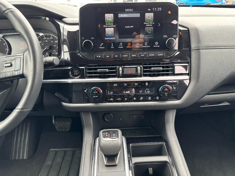 Nissan Pathfinder Vehicle Image 15