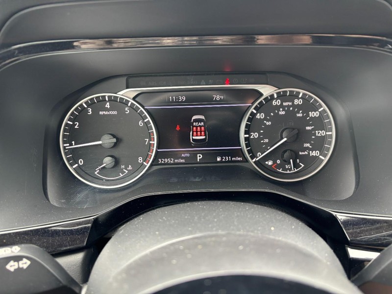 Nissan Pathfinder Vehicle Image 18