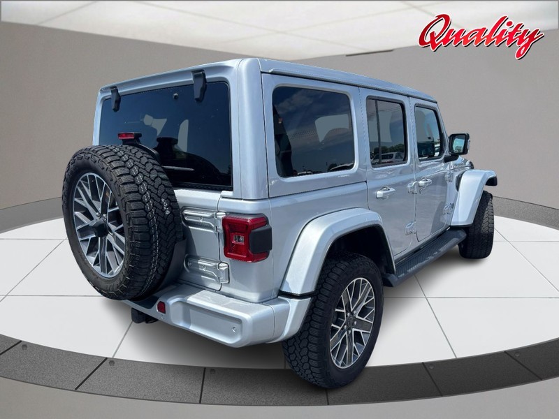 Jeep Wrangler 4xe Vehicle Image 03