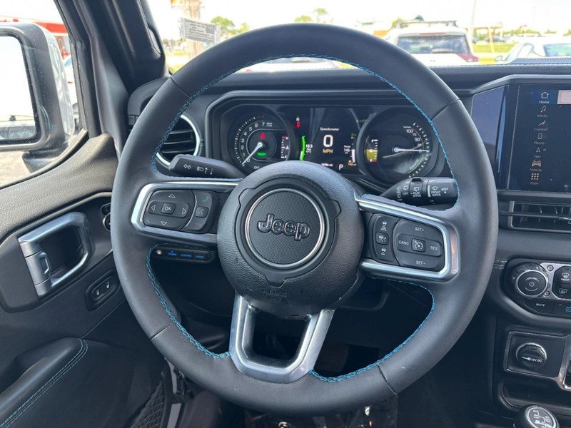 Jeep Wrangler 4xe Vehicle Image 14