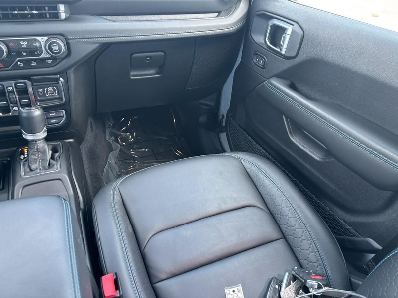 Jeep Wrangler 4xe Vehicle Image 16