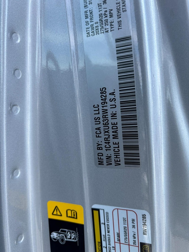 Jeep Wrangler 4xe Vehicle Image 17