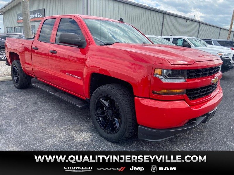 Chevrolet Silverado 1500 Vehicle Full-screen Gallery Image 01