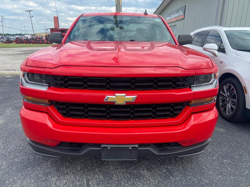Chevrolet Silverado 1500 Vehicle Full-screen Gallery Image 02