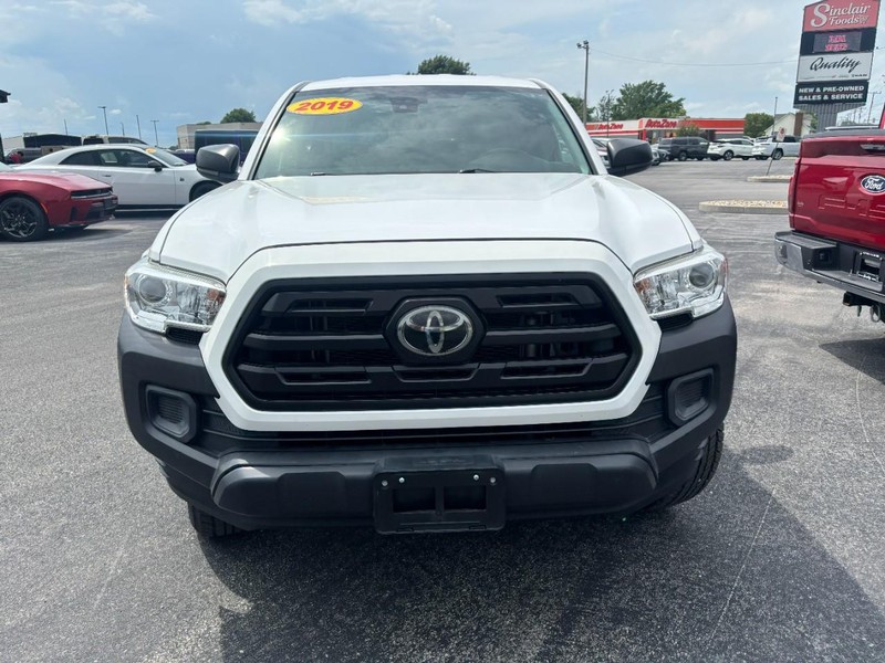 Toyota Tacoma 2WD Vehicle Image 08