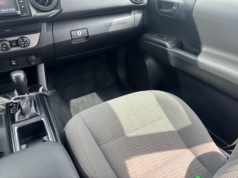 Toyota Tacoma 2WD Vehicle Image 14