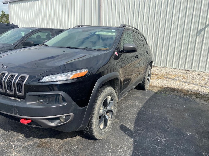 Jeep Cherokee Vehicle Image 02