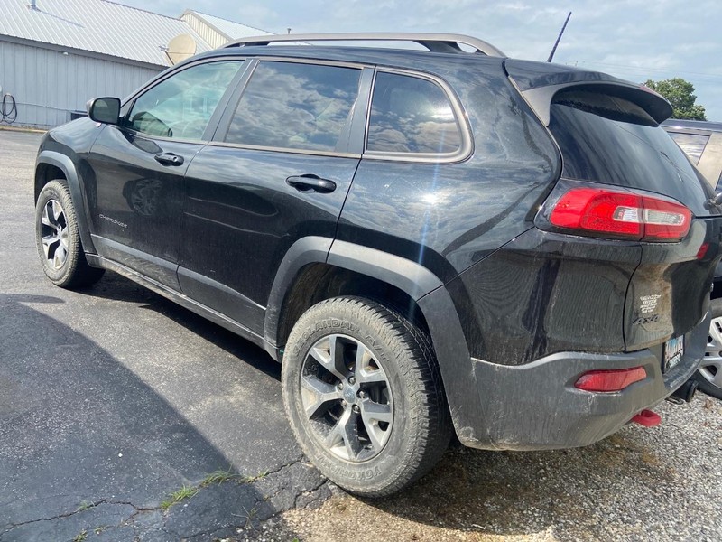 Jeep Cherokee Vehicle Image 03