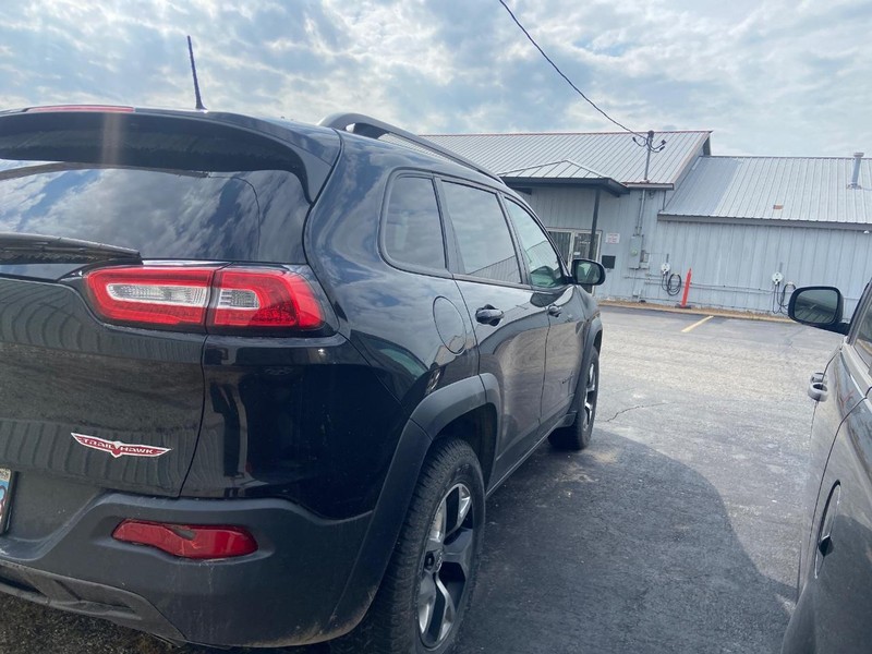 Jeep Cherokee Vehicle Image 04