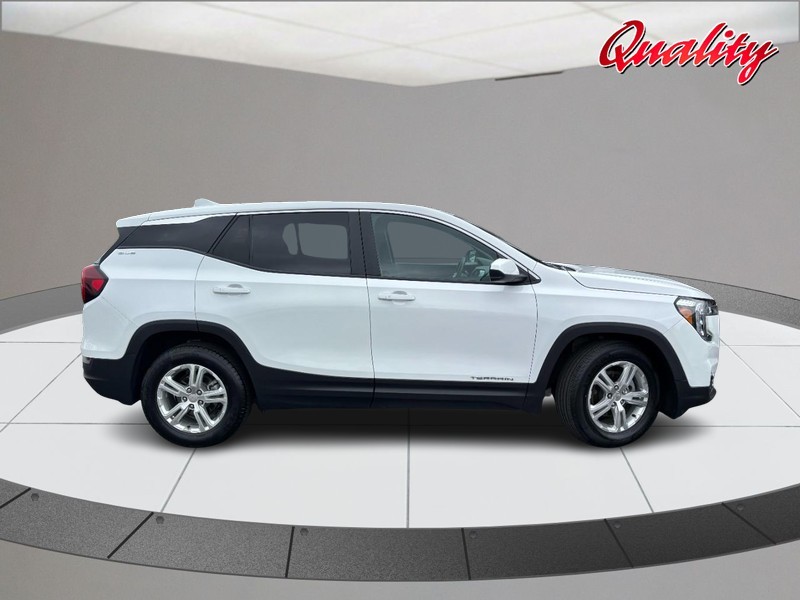 GMC Terrain Vehicle Image 02