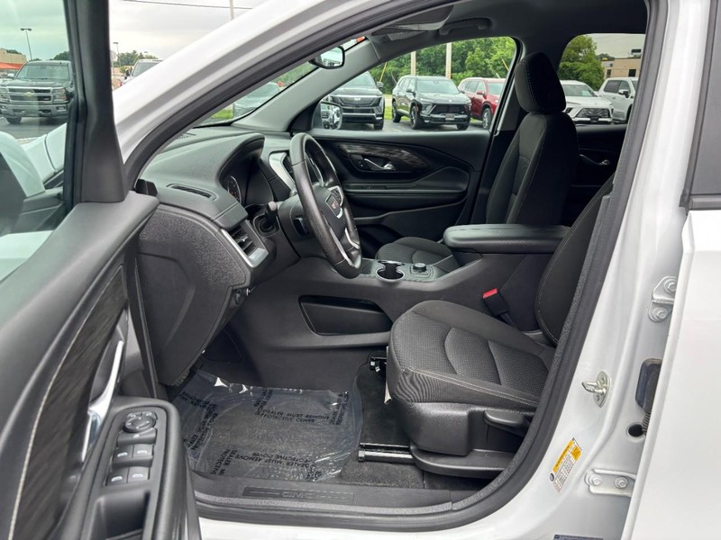 GMC Terrain Vehicle Image 08