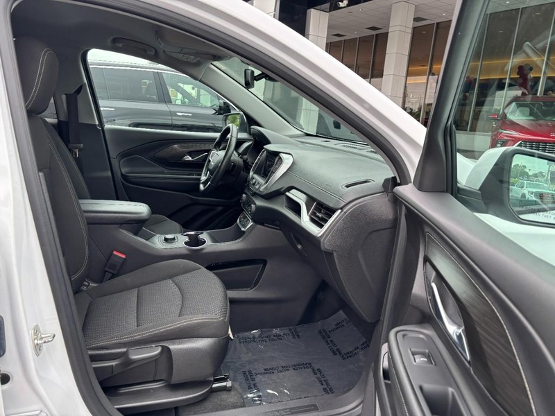 GMC Terrain Vehicle Image 11