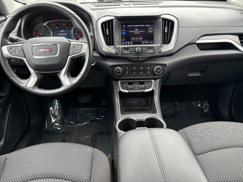 GMC Terrain Vehicle Image 13
