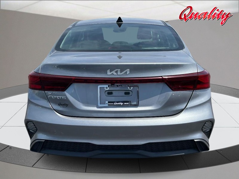 Kia Forte Vehicle Image 04