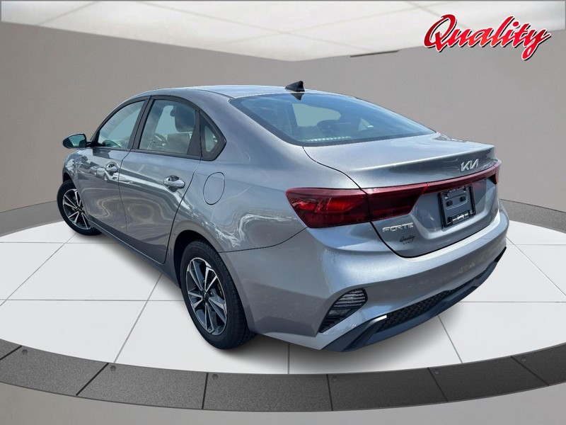 Kia Forte Vehicle Image 05