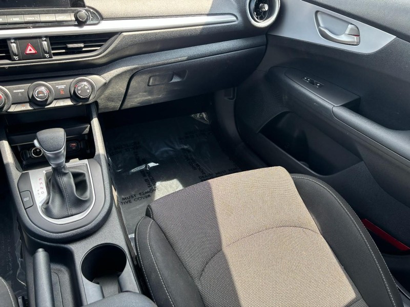 Kia Forte Vehicle Image 14