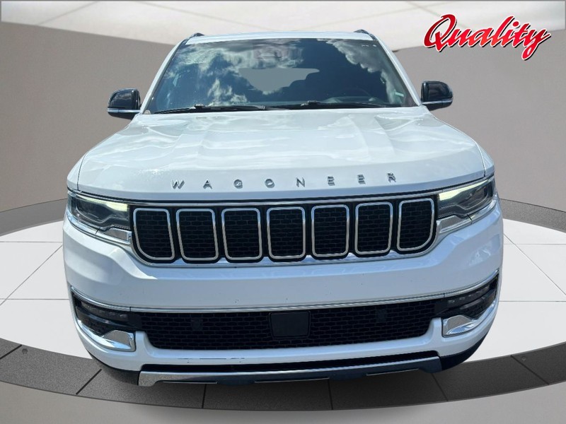 Jeep Wagoneer L Vehicle Image 10
