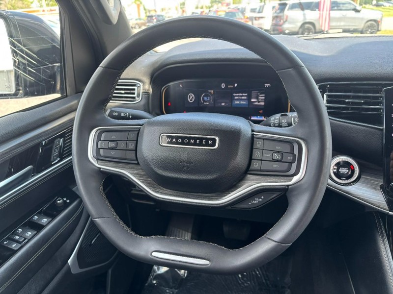 Jeep Wagoneer L Vehicle Image 14